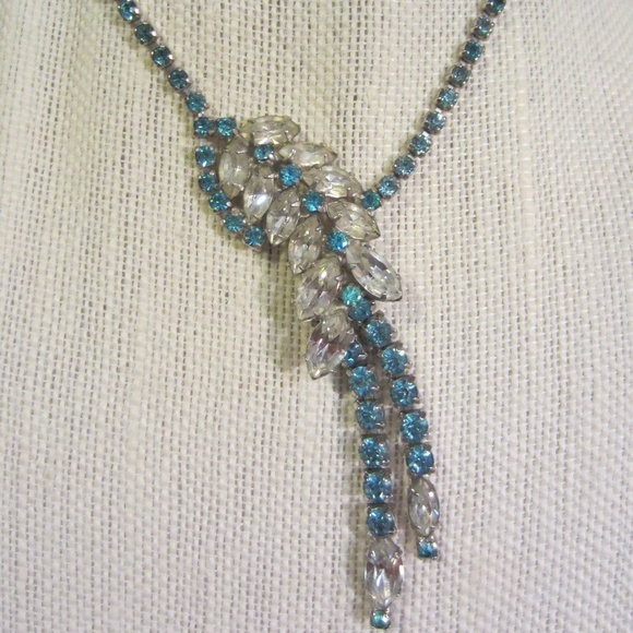 Jewelry - Gorgeous vintage waterfall rhinestone necklace